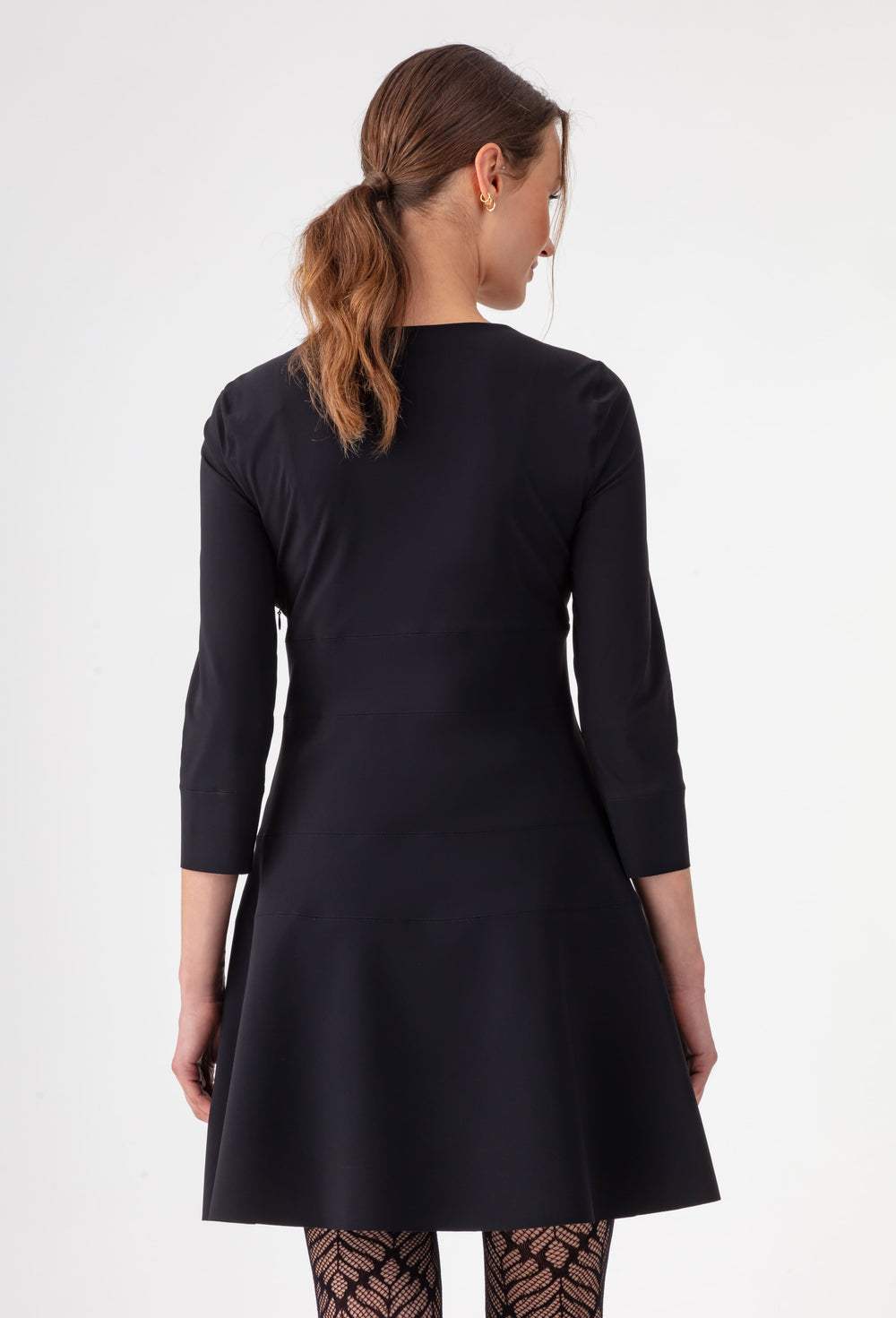 Robe courte Isalie noire en jersey technique 3