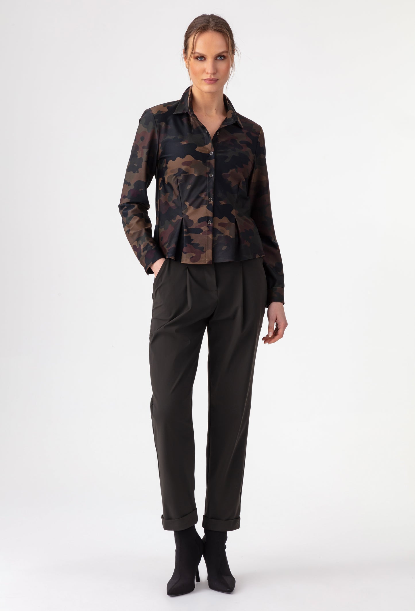Chemise cintrée Beryl militaire en jersey technique 3