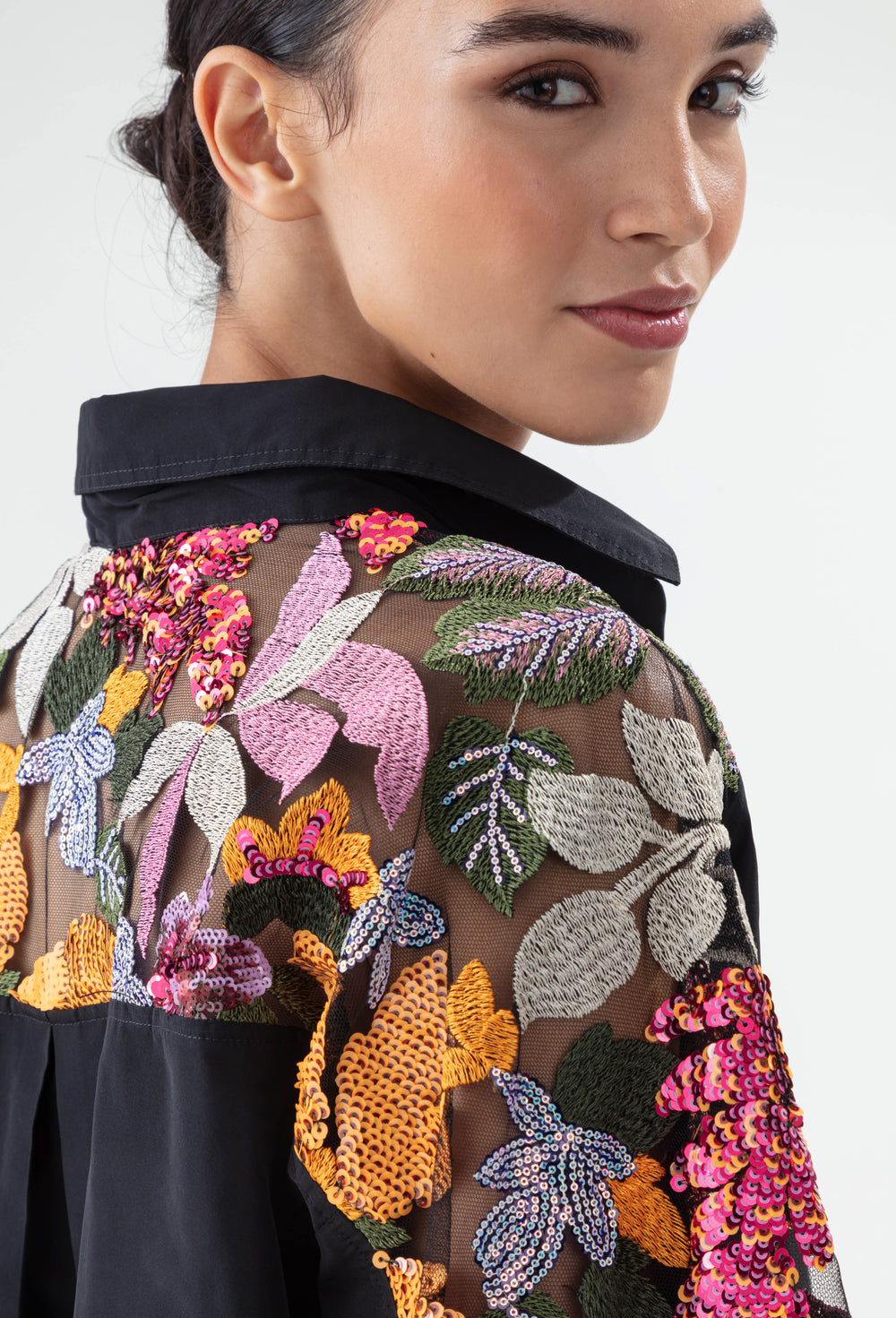 Chemise Esquisse noire en résille brodée de sequins 2