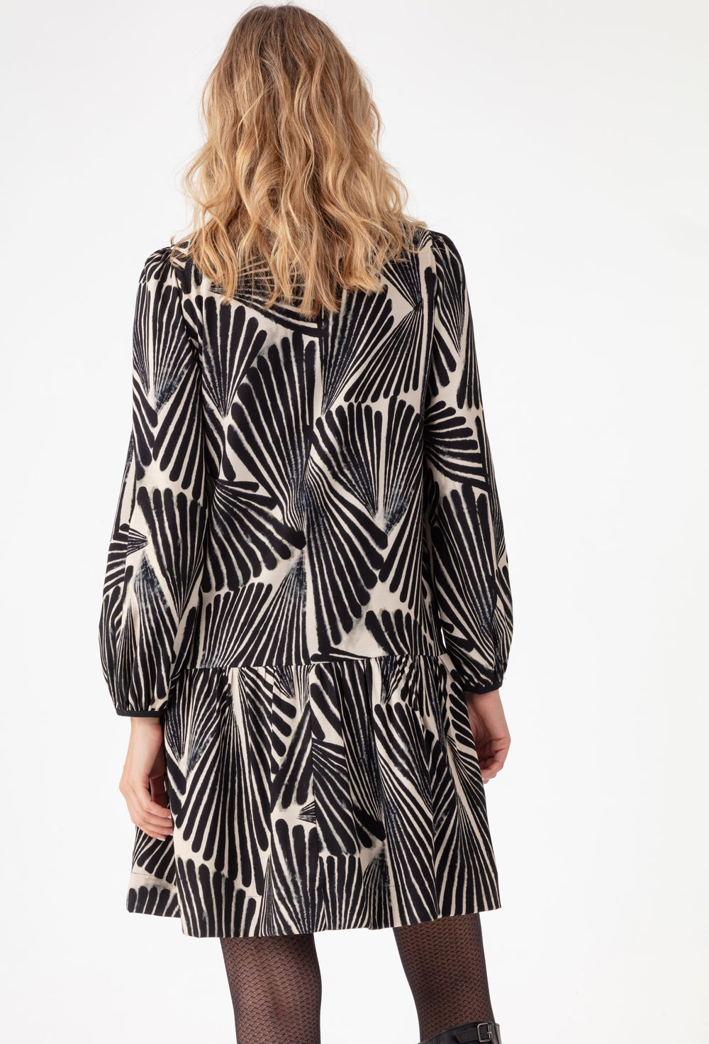 Robe courte Swan imprimé plumages 4
