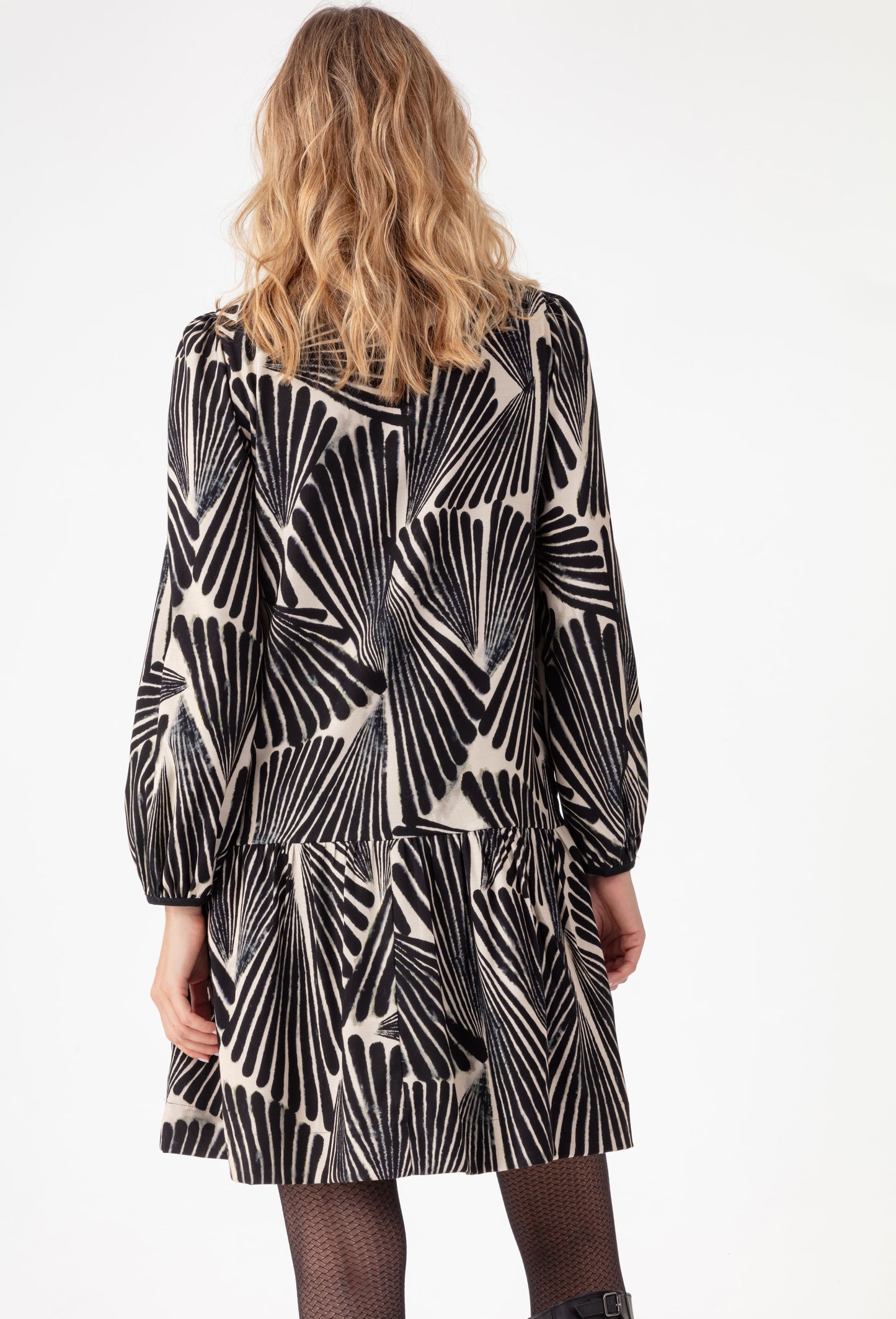 Robe courte Swan imprimé plumages 4