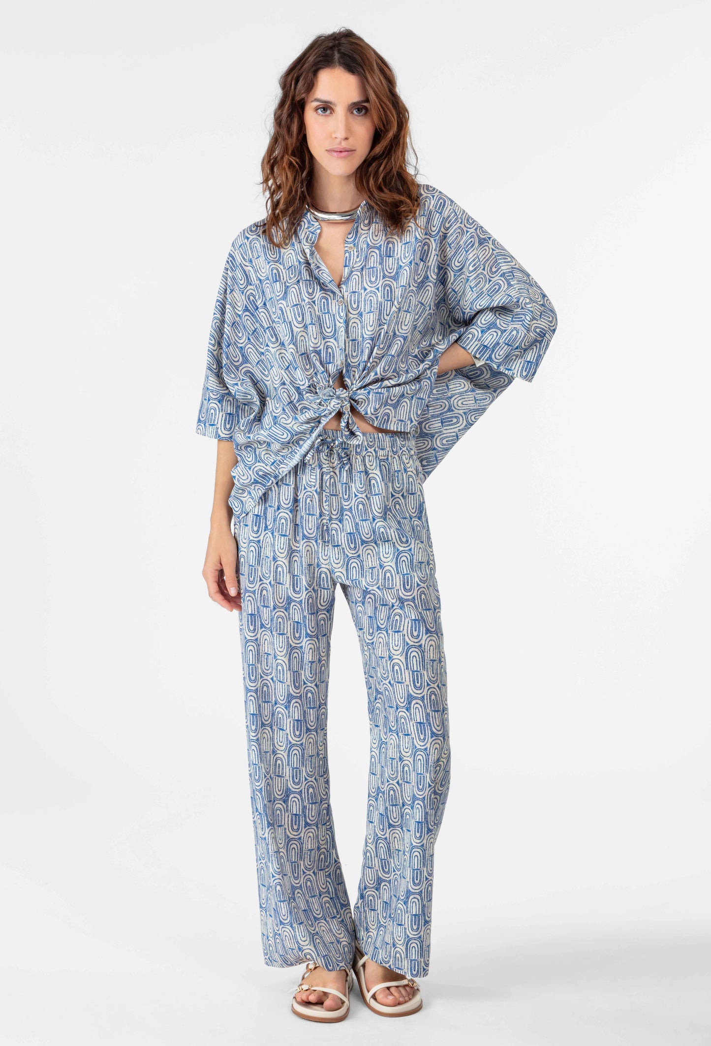 Chemise cubique Elynie en satin 4