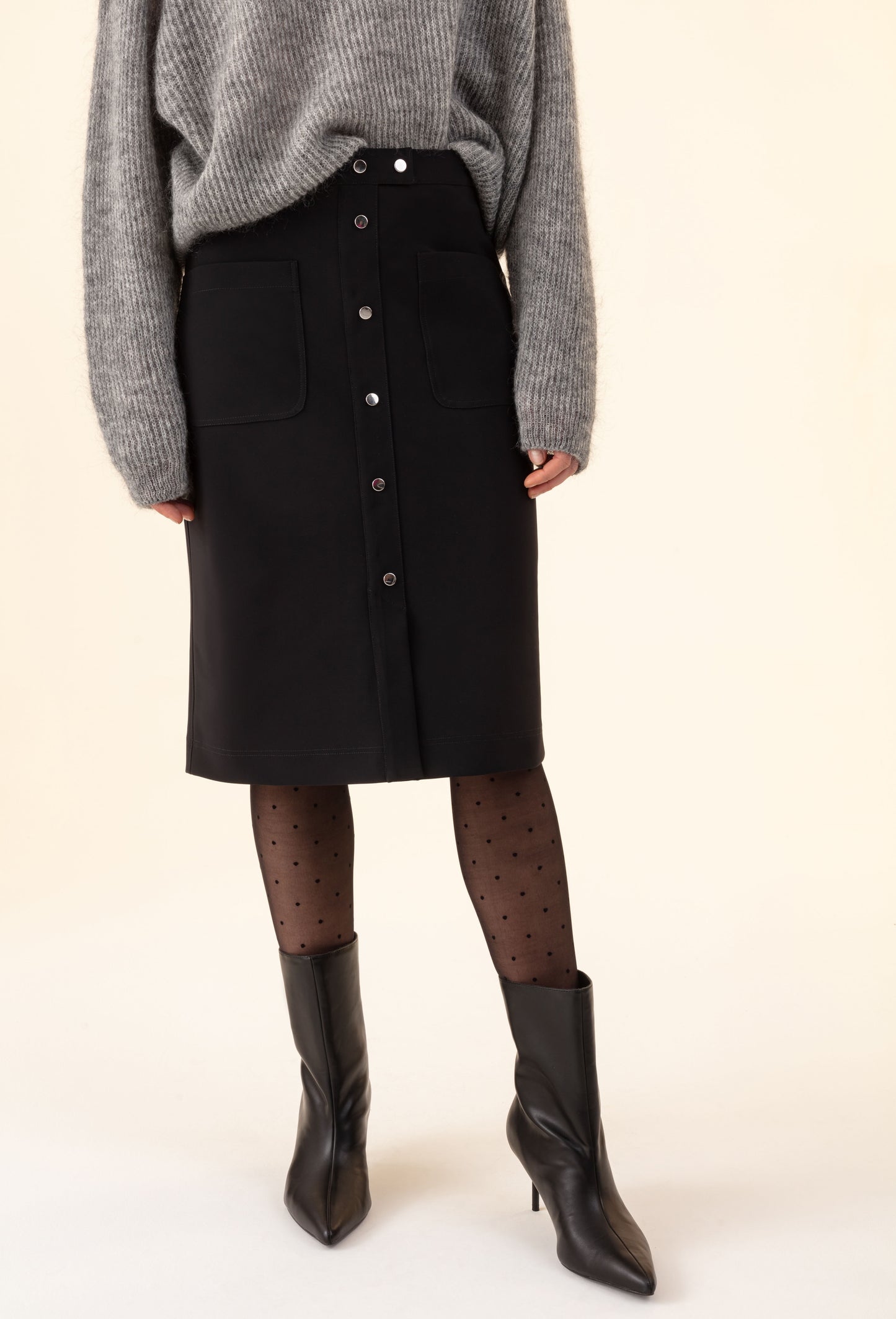 Jupe crayon Fanny noire en jersey technique 2