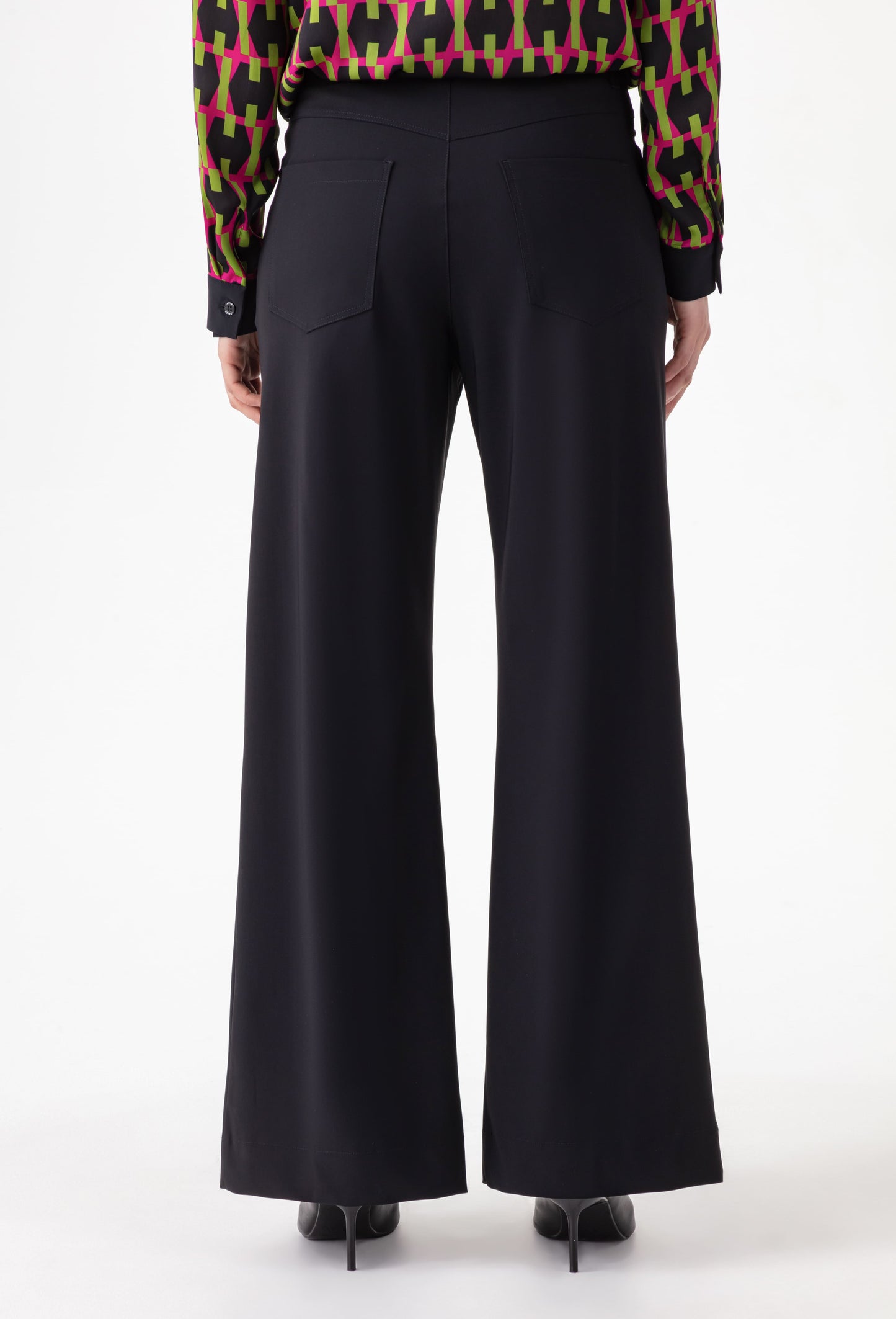 Pantalon large Twiggy noir en jersey technique 4