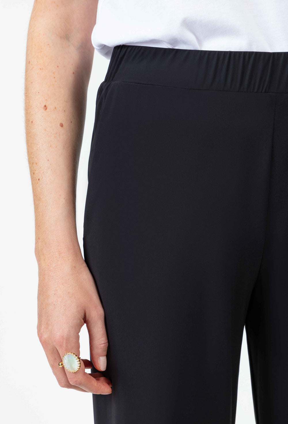 Pantalon Hera noir en jersey technique 4