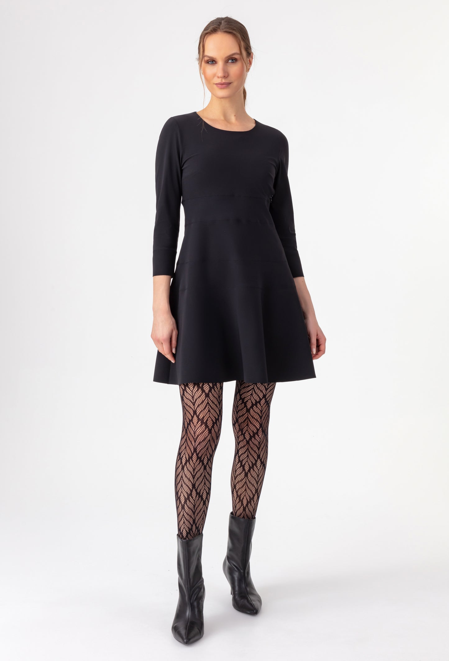 Robe courte Isalie noire en jersey technique 1
