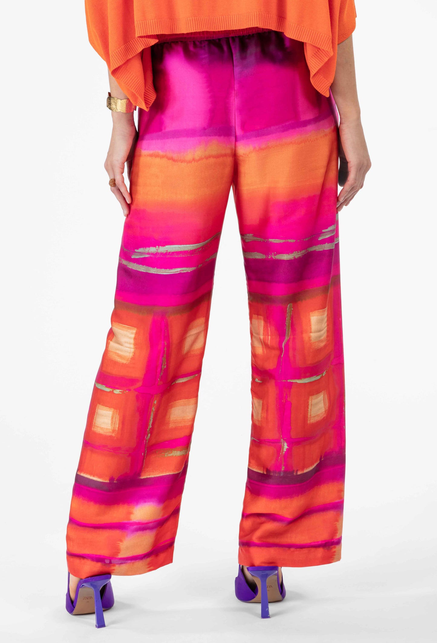 Pantalon fluide Ronan en satin imprimé 4